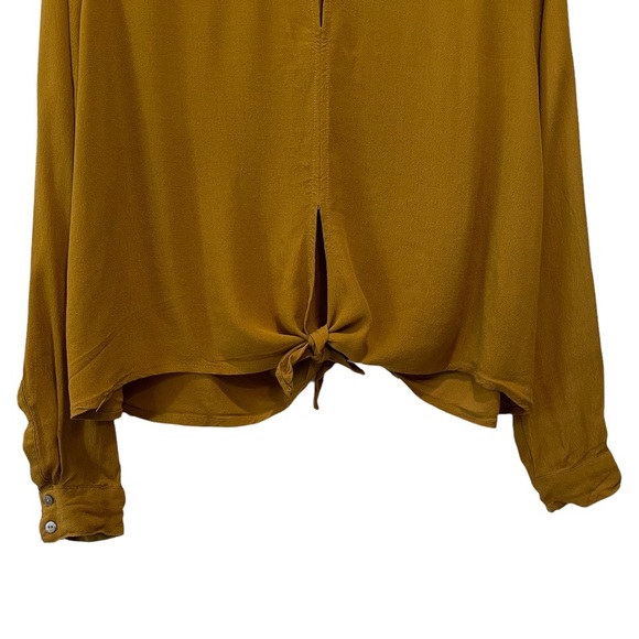 Olivaceous Tie Back Blouse Top - Picture 8 of 11